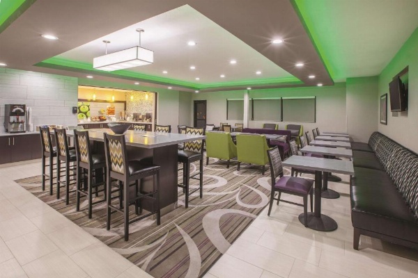La Quinta Inn & Suites by Wyndham Nw Tucson/Marana image 16